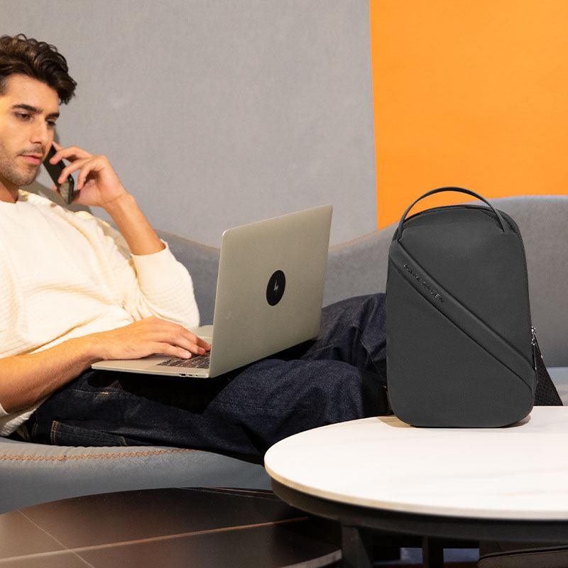 Clear: Sade Su Geçirmez Büyük Kapasiteli Çapraz Omuz Çantası