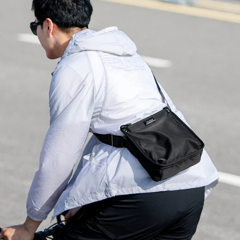 Urban Defender: Hafif Seyahat Suya Dayanıklı Çapraz Çanta