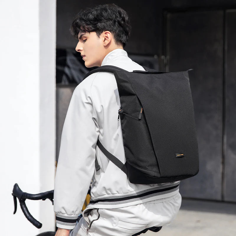 VersaTech Pro: Kompakt Seyahat Arkadaşı Teknoloji Meraklıları İçin