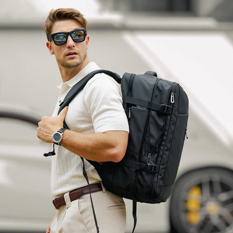 Expandos Max: Çok Yönlü Maksimum Kapasiteli Genişletilebilir TSA Kilitli Şarj Portlu Seyahat Sırt Çantası