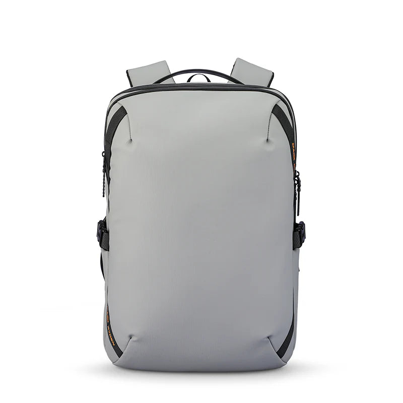 Infinitely Light: Çok Fonksiyonlu Yüksek Kapasiteli Sırt Çantası