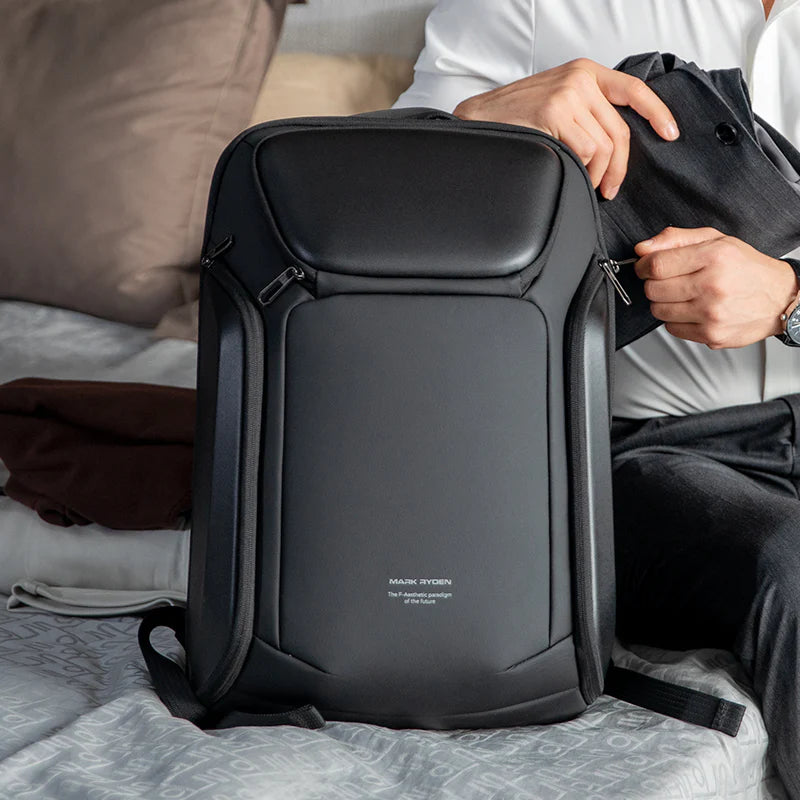 Polycom: Çok Yönlü Sırt Çantasıyla Gününüzü Rahat Planlayın