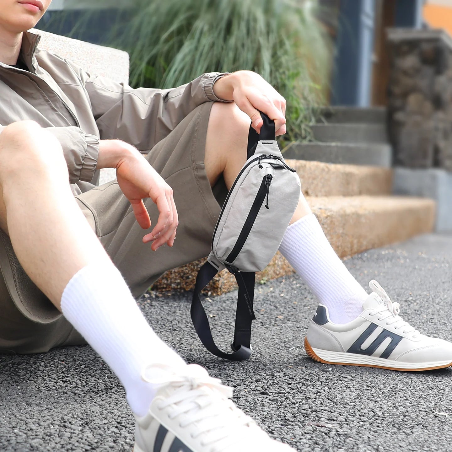 AeroSling: Ultra Hafif Anti-Hırsız Çapraz Çanta RFID Korumalı