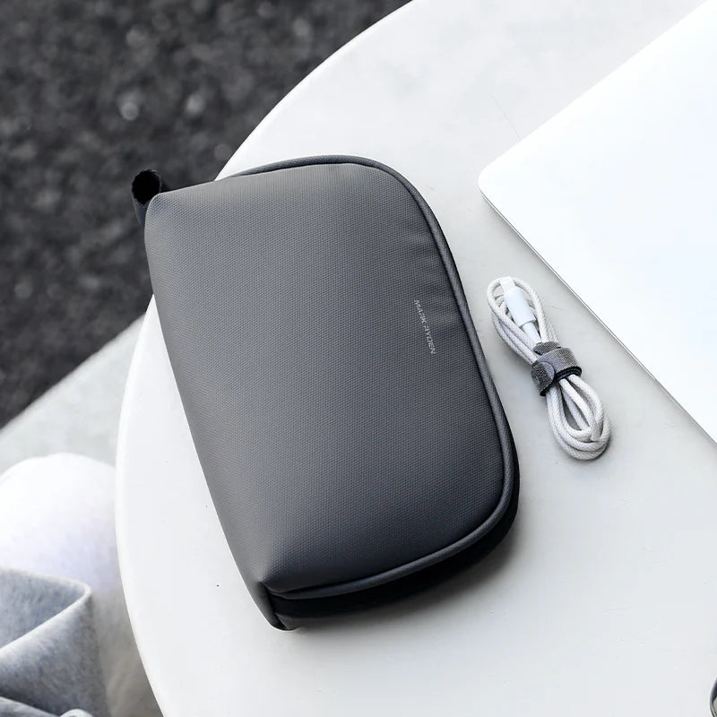 NanoGrid: Dijital Temel Eşyalar İçin Hassas Uyumlu Çanta