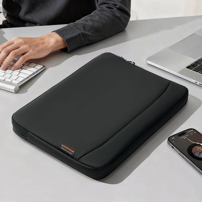 CloudCase: Ultra İnce 360° Koruma Sunan Laptop Kılıfı